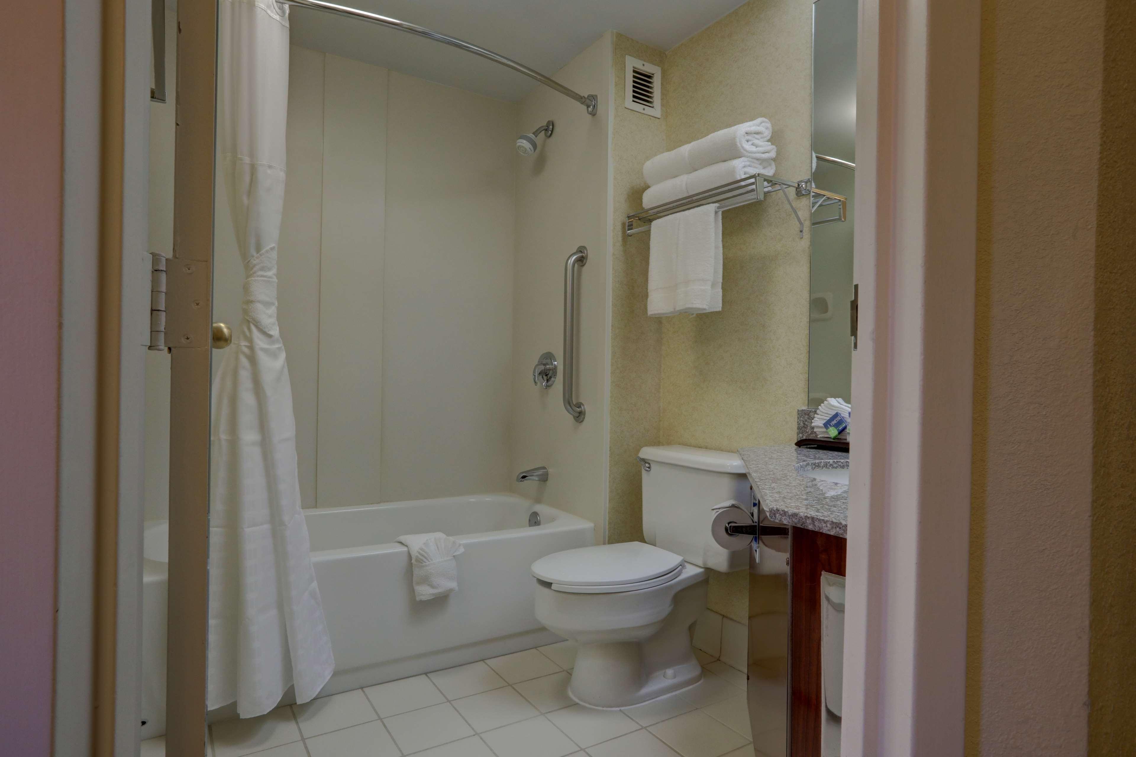 Surestay Plus Hotel By Best Western Chicago Lombard Oda fotoğraf