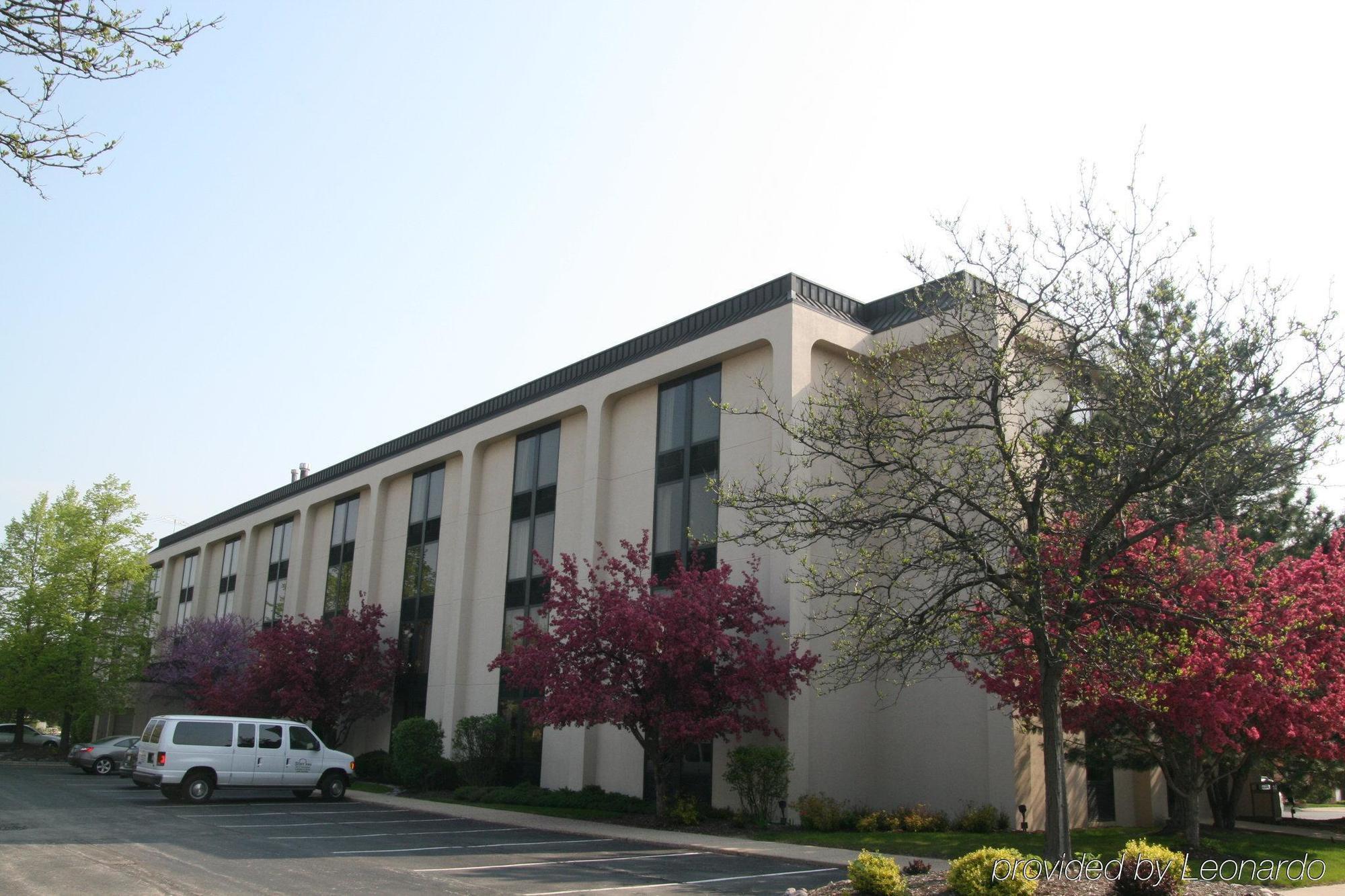 Surestay Plus Hotel By Best Western Chicago Lombard Dış mekan fotoğraf